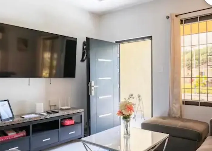 Сasa de vacaciones Luxurious Royale- 5 Min Drive To