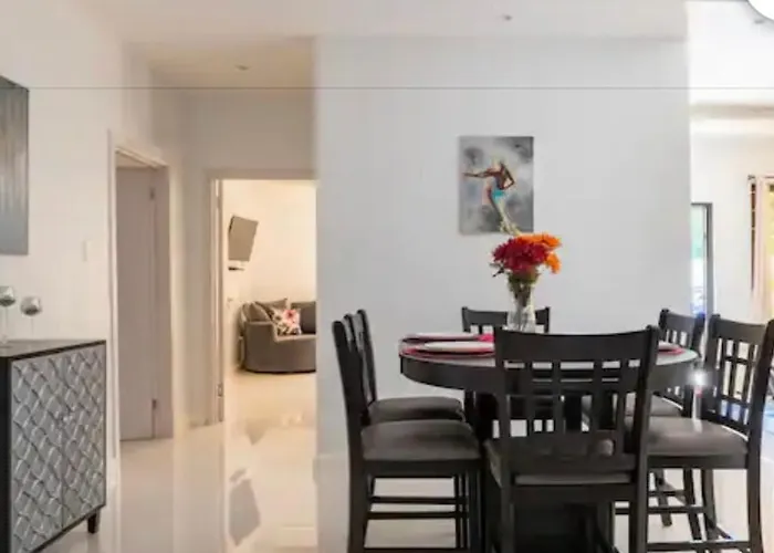 Luxurious Royale- 5 Min Drive To Сasa de vacaciones *